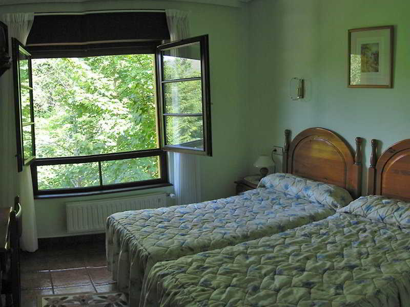 Hotel Benzua Villanueva de Ardisana Room photo
